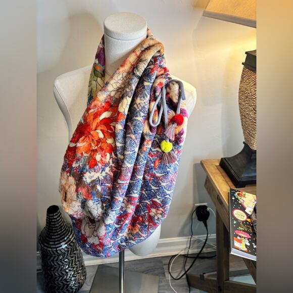 Johnny WasLaurel Canyon Cozy Blanket Sling Bag - Picture 2 of 5